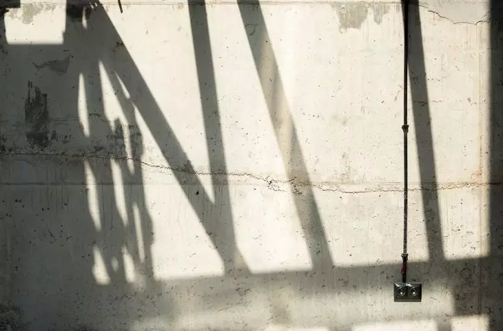 raw walls in interiors