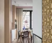 Apartament na warszawskim Powiślu, widok z korytarza na kuchnię