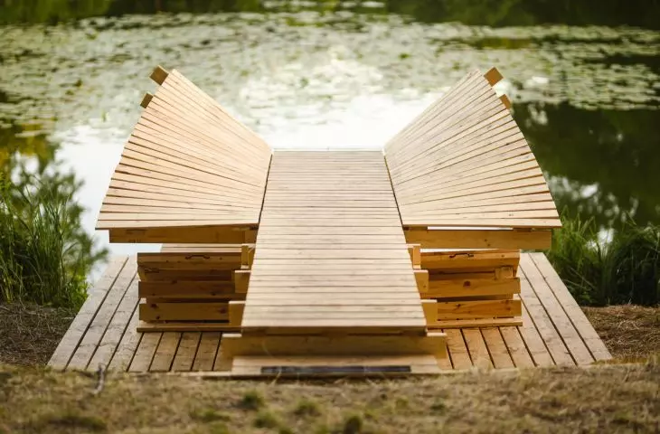 birdwatching point, a project by the team of Katrina Dambe and Florian Betat