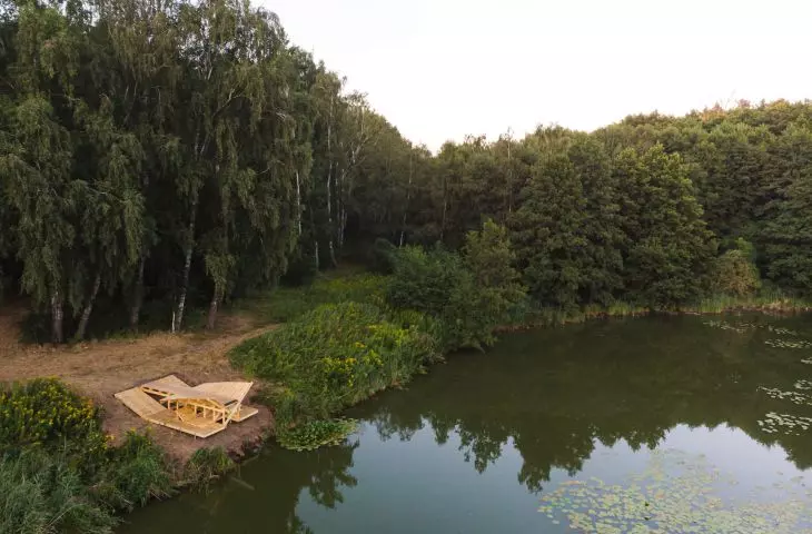 birdwatching point, a project by the team of Katrina Dambe and Florian Betat