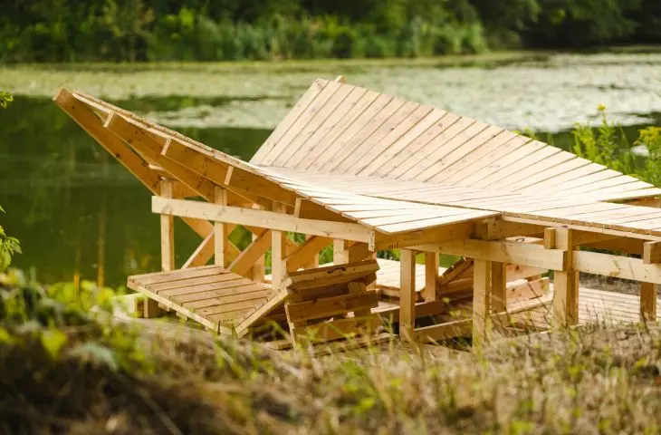 birdwatching point, a project by the team of Katrina Dambe and Florian Betat