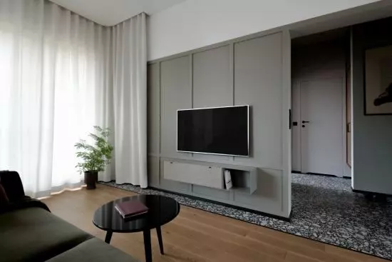 widok z&nbsp;salonu na przedpokój