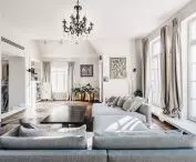 Villa in Old Bielany, bright interiors