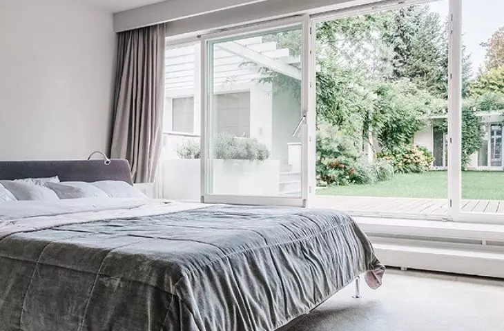 From the bedroom you can go out to the garden