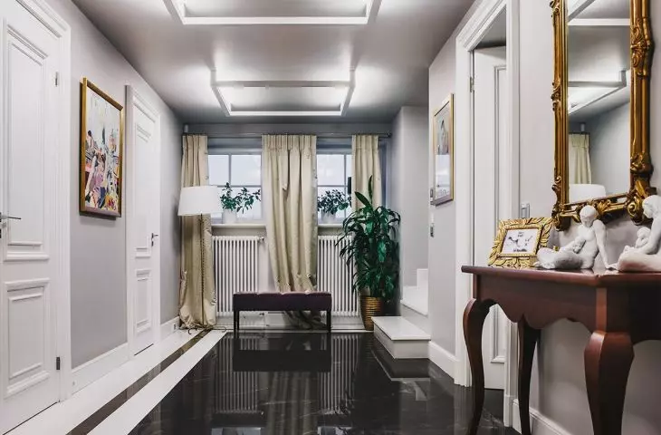 Villa in Old Bielany, corridor 