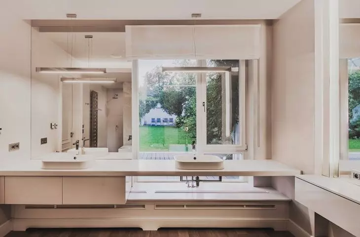 Villa in Old Bielany, bathroom