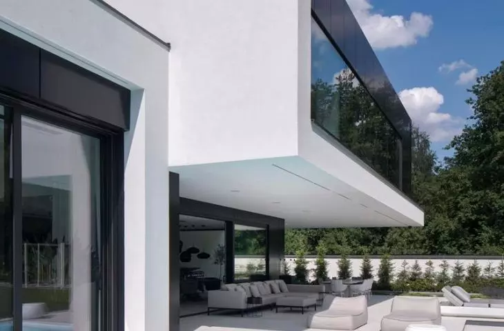 Home RE: PERFECT HOUSE, pool and extended floor.