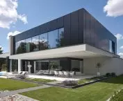 RE: PERFECT HOUSE is a strong form