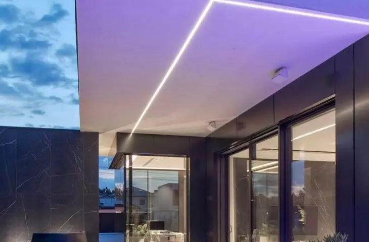 Home RE: PERFECT HOUSE, led lights accentuate shape