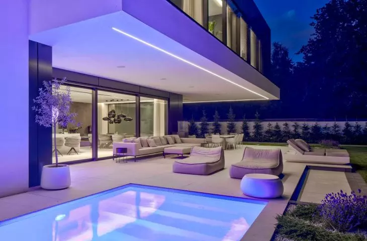 Home RE: PERFECT HOUSE, pool at night