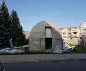 Dom kopułowy, po rozszalowaniu