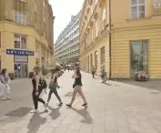 kadr z odcinka poświęconego brneńskiemu budynkowi