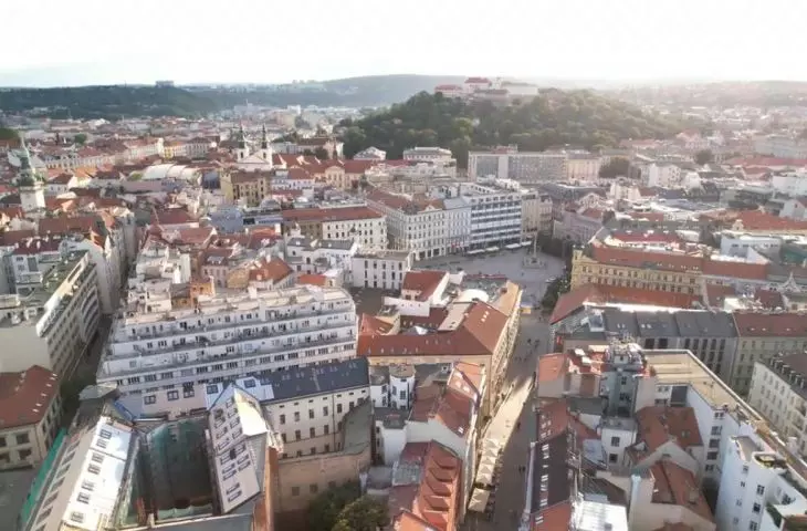 widok z lotu ptaka na budynek Alfa Palace