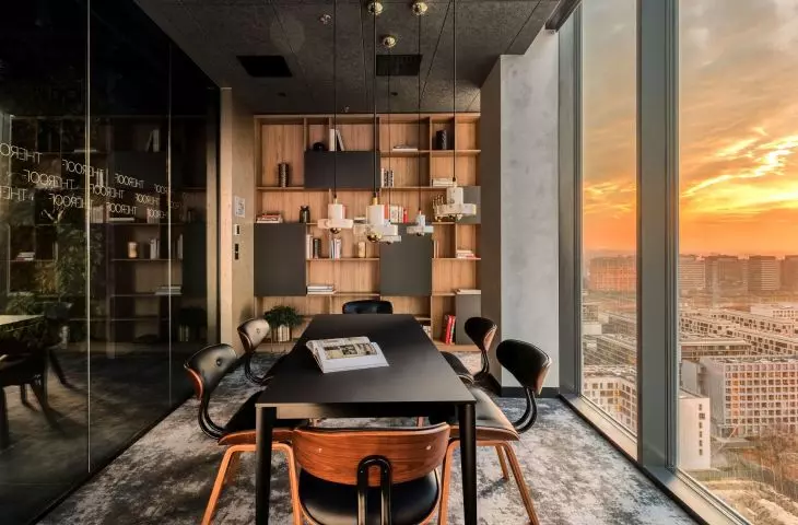 Widok z baru The Roof Crowne Plaza Warsaw – The HUB