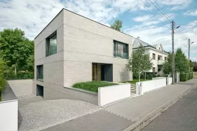 minimalistyczna bryła nowoczesnego domu jednorodzinnego
