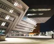 26,000 square meters of surface has been powder-coated for the construction of the Library & Learning Center