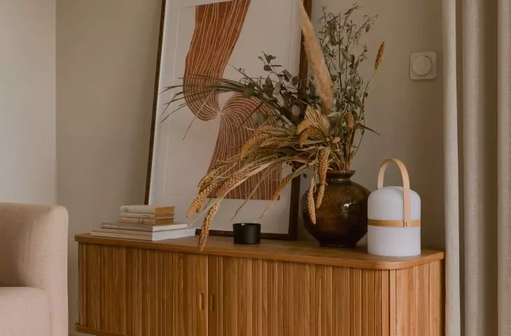 Mid-century modern style cabinet