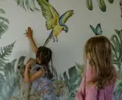 wzorzyste tapety zachęcają dzieci do zabawy 