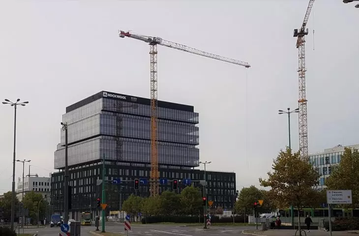 Biurowiec wg proj. Medusa Group (realizacja 2021) 