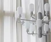 Lampy marki Normann Copnehagen, żyrandol AMP