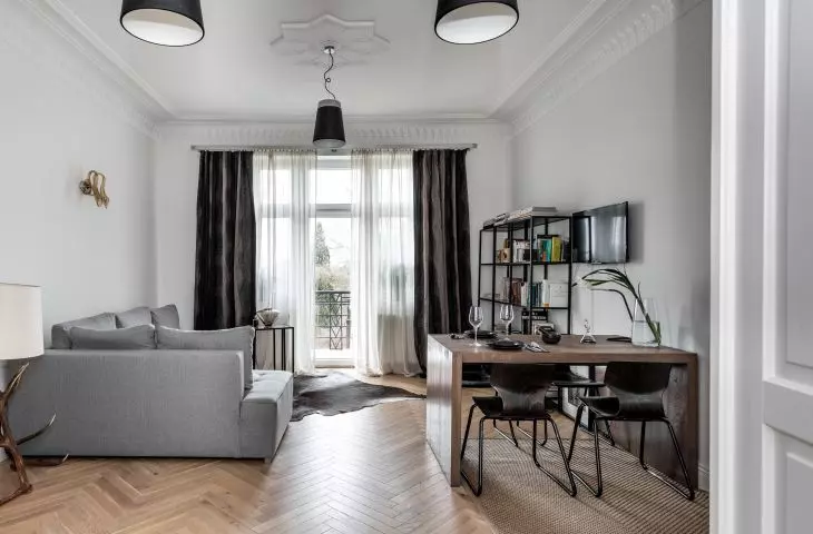 Apartment in a Krakow tenement, view of the living room
