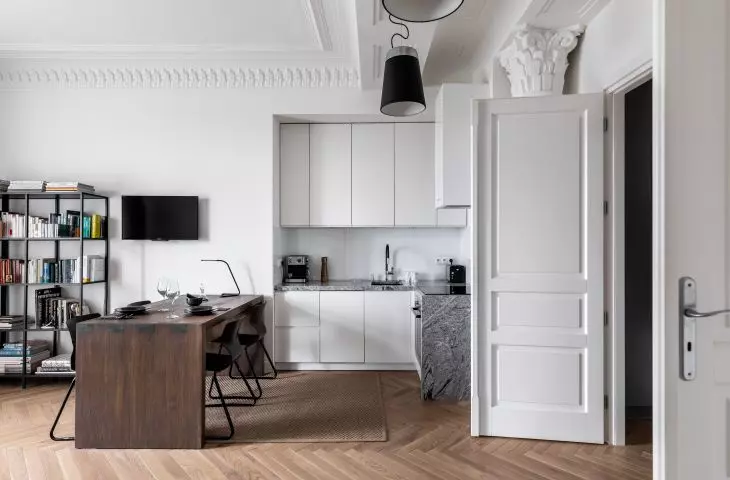 Apartment in a Krakow tenement, living room and kitchen