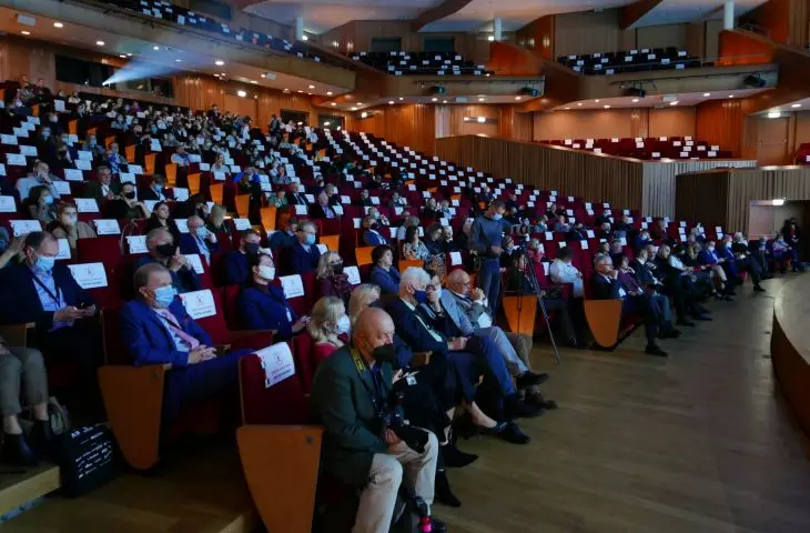 wydarzenie po raz pierwszy w historii odbywa się hybrydowo