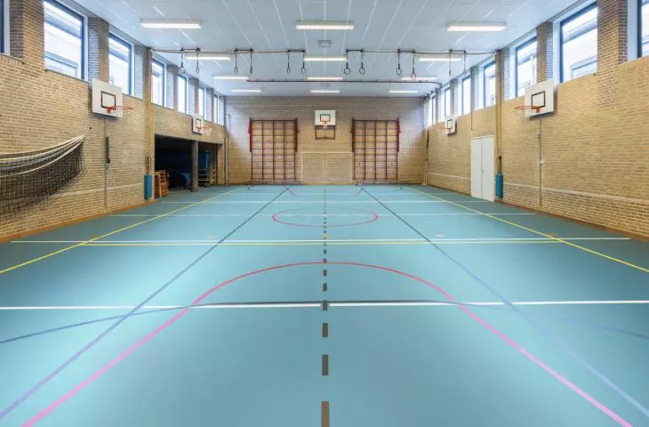 Sportline – heterogeniczna wykładzina PVC do wielofunkcyjnych hal sportowych