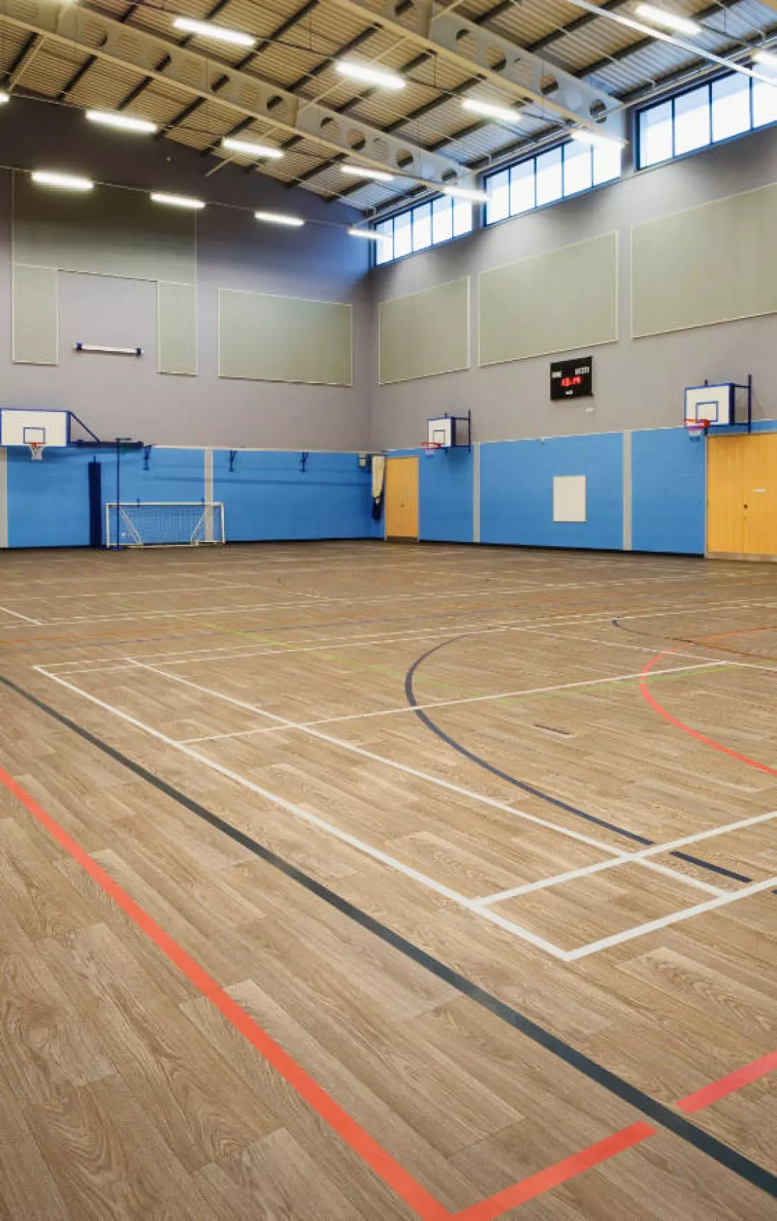 Sportline – heterogeniczna wykładzina PVC do wielofunkcyjnych hal sportowych © Forbo Flooring Systems 