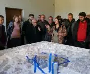 warsztaty poprzedzone były spacerem po Wesołej i wprowadzającymi wykładami