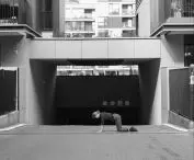 choreographer and performer deals with the relationship between the body and buildings on a daily basis