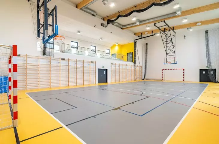 Zespół szkolno-przedszkolny w Przybysławicach, sala sportowa