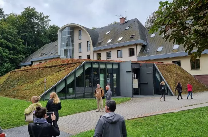 czeskie Karkonoskie Centrum Wychowania Ekologicznego KRTEK w Vrchlabi, proj.: Petr Hájek
