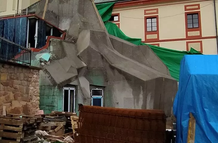 strefa wejściowa dobudowana do barokowego klasztoru w Vrchlabi, proj.: Petr Hájek