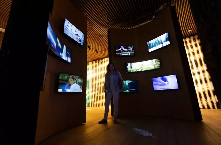 Multimedia presentations in the pavilion