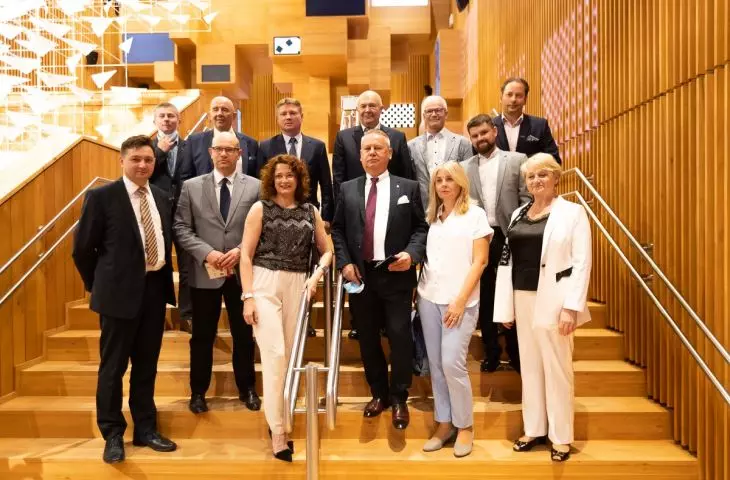 władze uczelni i przedstawiciele województwa podlaskiego