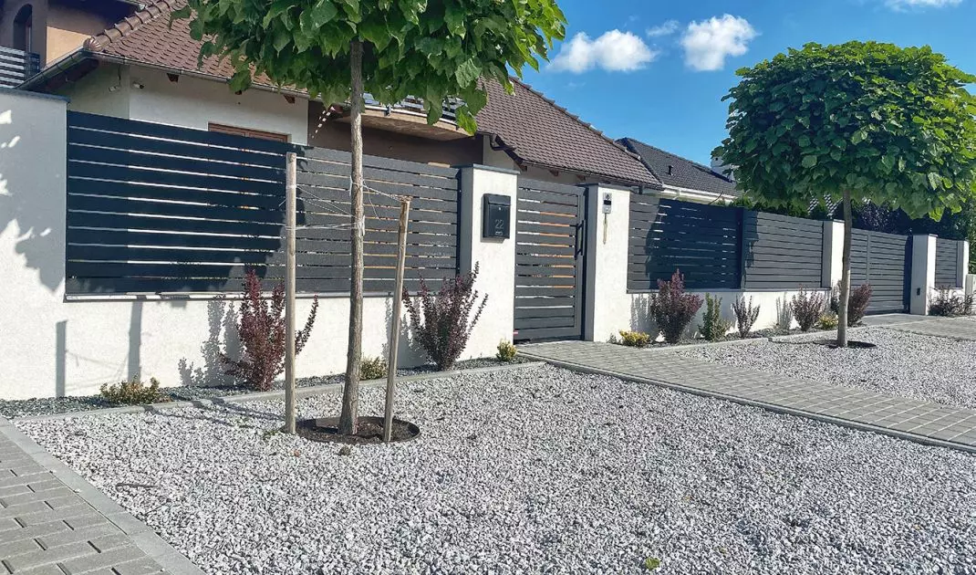 Fence P82