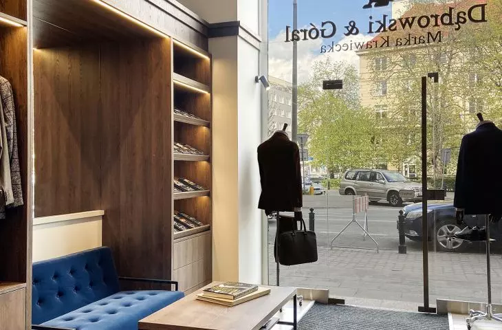 Salon mody męskiej Dąbrowski & Góral, widok z salonu