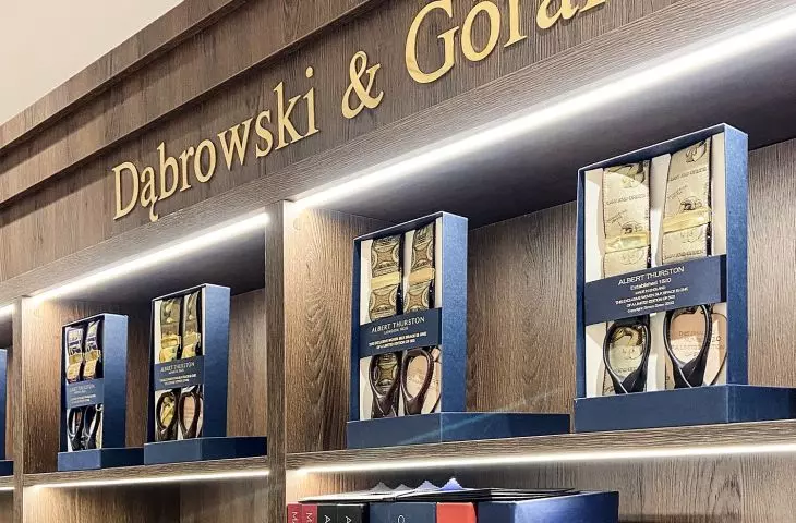 Salon mody męskiej Dąbrowski & Góral, regał