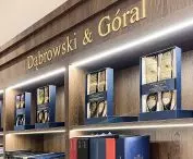 Salon mody męskiej Dąbrowski & Góral, regał