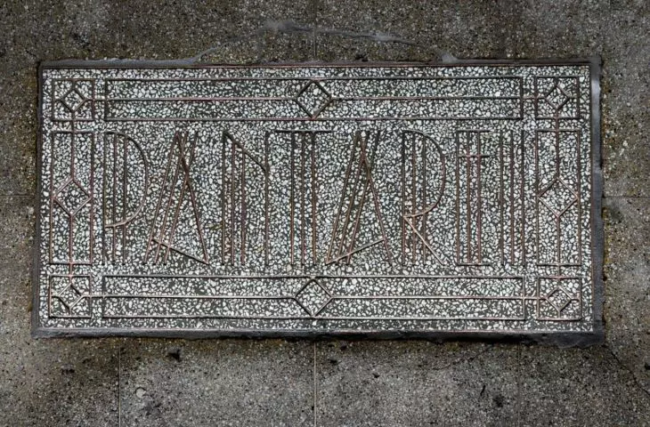 Panta Rei paving slab
