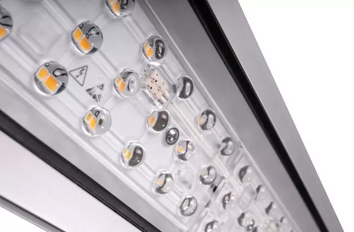 Firma Luxon LED rozświetli SWISS KRONO