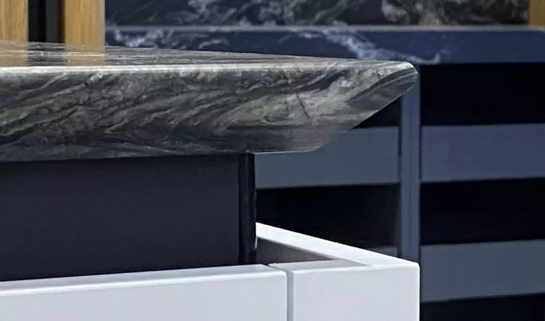 Blat kamienny z podcięciem typu shark nose