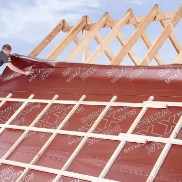 Installation of the roof membrane
