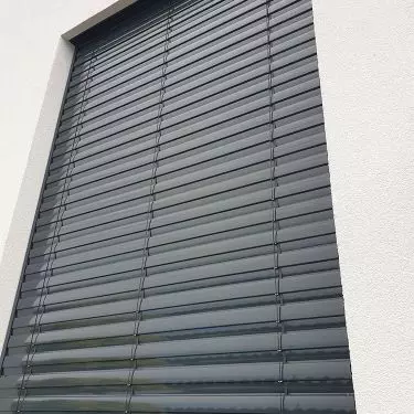 BOX Z90 blind