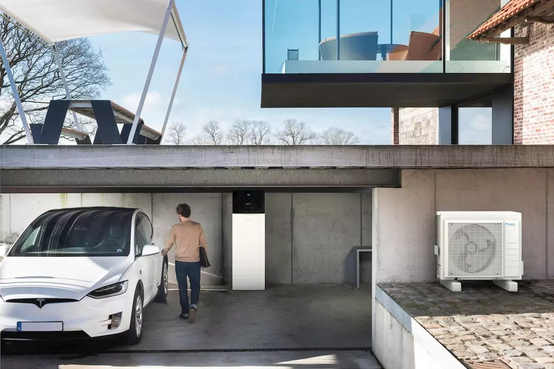 Powietrzna pompa ciepła
Daikin Altherma 3 R F (jednostka wewnętrzna i jednostka zewnętrzna)