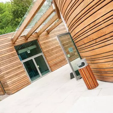 Construction wood also as a decorative element