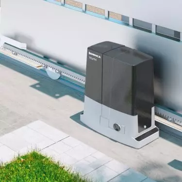 BULL sliding gate operator. Produced in many versions from 400 kg to 2000 kg