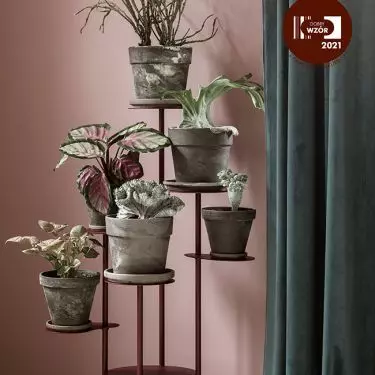 Tillo flowerbed
