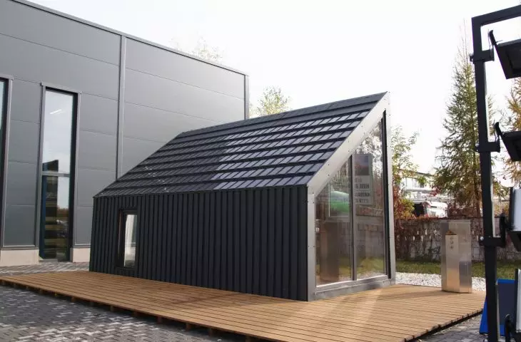 Photovoltaic roof tiles